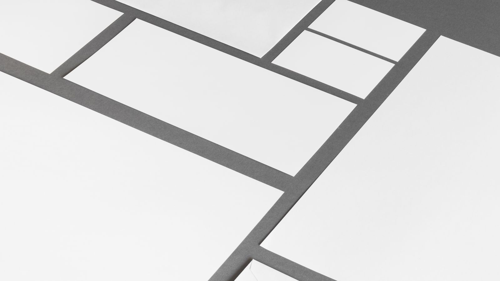 Picturesque layout demo with large hero images, tight text blocks, and strong visual hierarchy